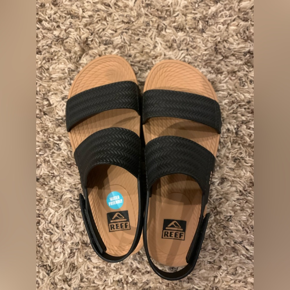 Reef Velcro black and tan sandals - comfy - new - size 7